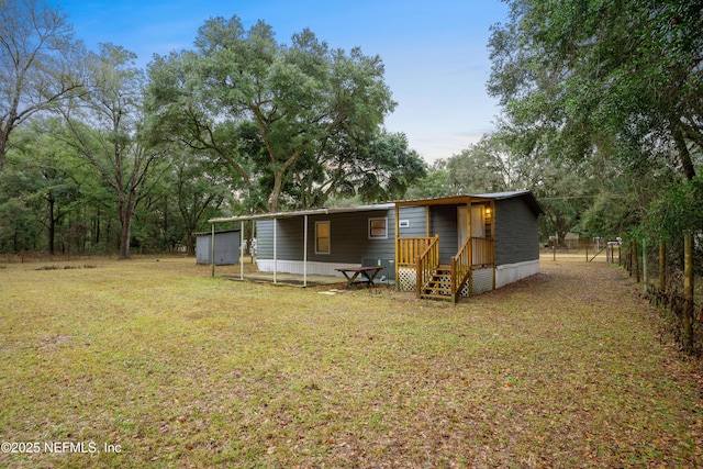 view of front of property with a front yard