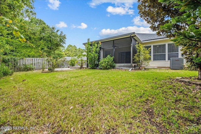 1560 Timber Trace Dr, Saint Augustine, FL 32092 - view of yard with a sunroom and a ceiling fan