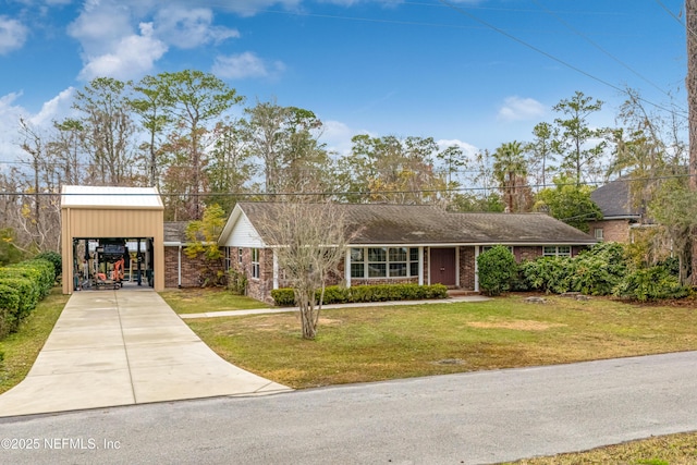 view of front facade with a front lawn