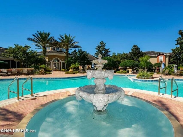 view of swimming pool