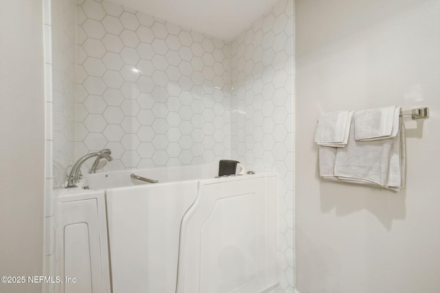 bathroom featuring a bathing tub