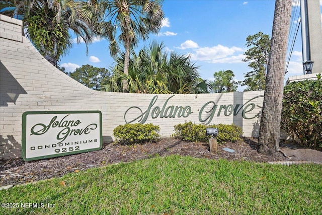 view of community / neighborhood sign