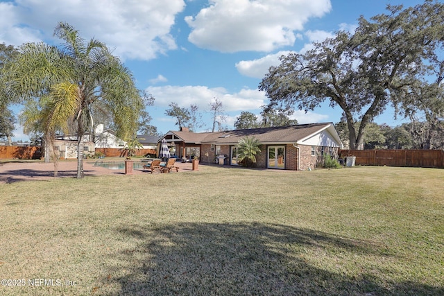 view of yard featuring a patio