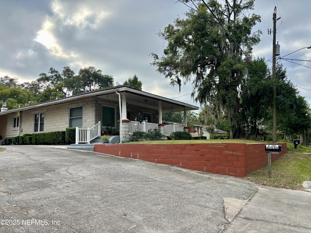 view of front of home featuring a porch