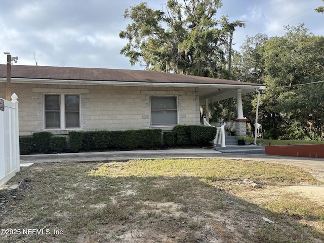 view of front of home featuring a porch