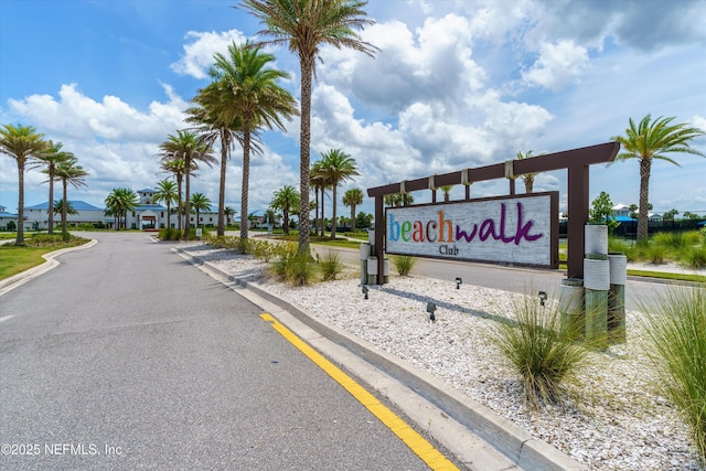 view of community / neighborhood sign