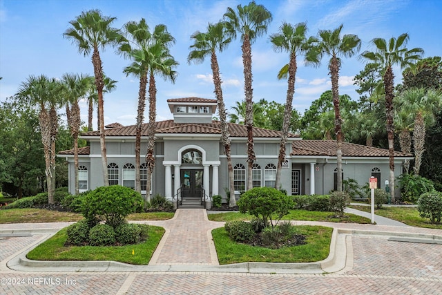 view of mediterranean / spanish-style house