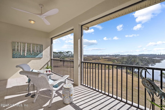 balcony with ceiling fan