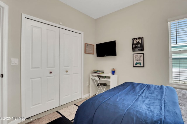 bedroom featuring a closet