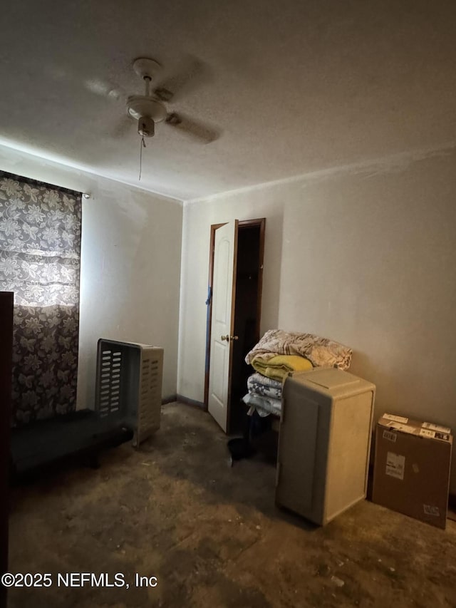 unfurnished room with ceiling fan