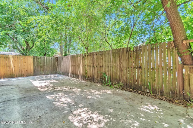 view of yard with a patio