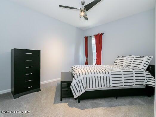 bedroom with ceiling fan