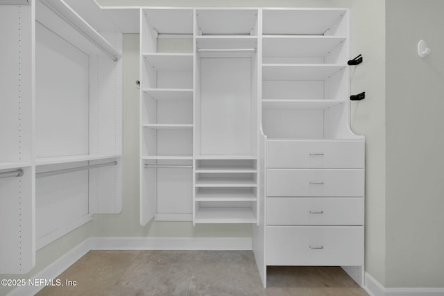 view of spacious closet