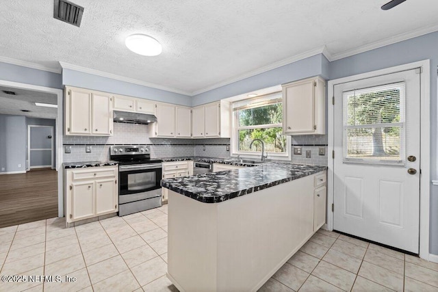 kitchen featuring ornamental molding, stainless steel electric stove, sink, and light tile patterned floors