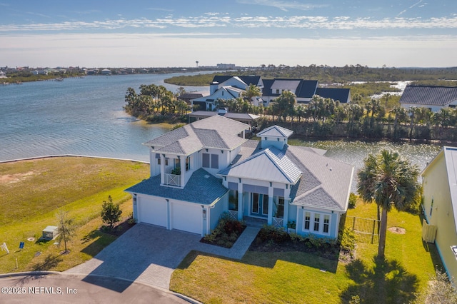 bird's eye view featuring a water view