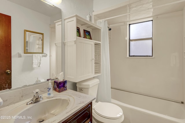 full bathroom with shower / bath combination with curtain, vanity, and toilet