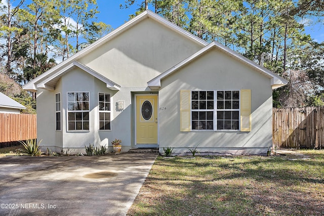 view of front of property with a front yard