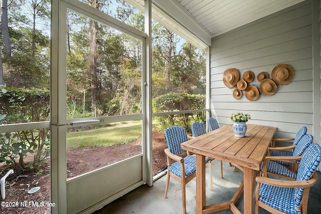 view of sunroom / solarium