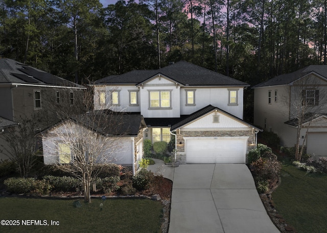 view of front of house featuring a lawn