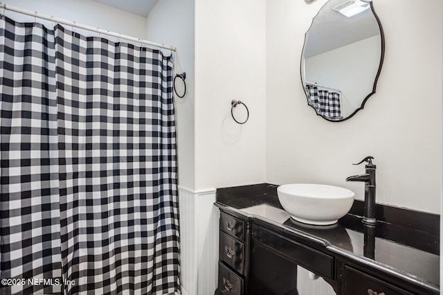 bathroom featuring sink