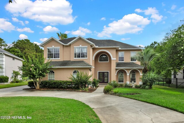 view of front of house featuring a front lawn