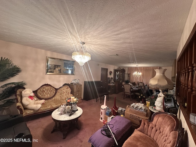 living room featuring a textured ceiling, a chandelier, and carpet