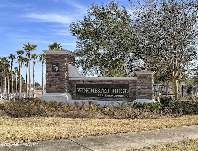 view of community / neighborhood sign