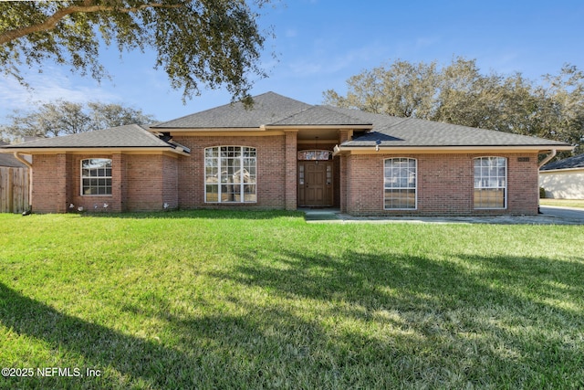 view of front of property with a front yard