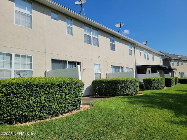 exterior space featuring a yard