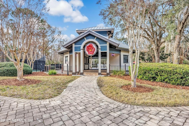 view of front of home with covered porch