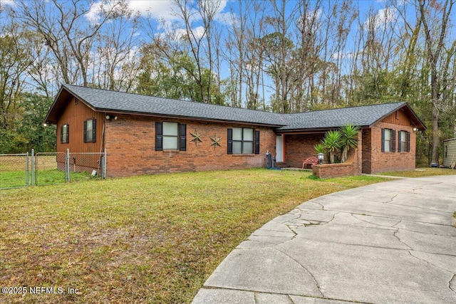 single story home with a front yard