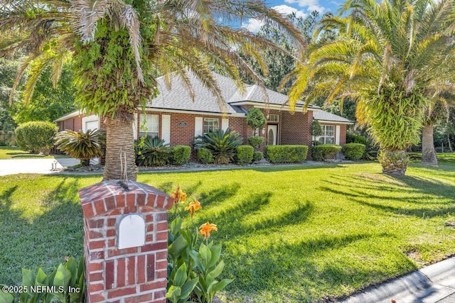 view of front of property with a front yard