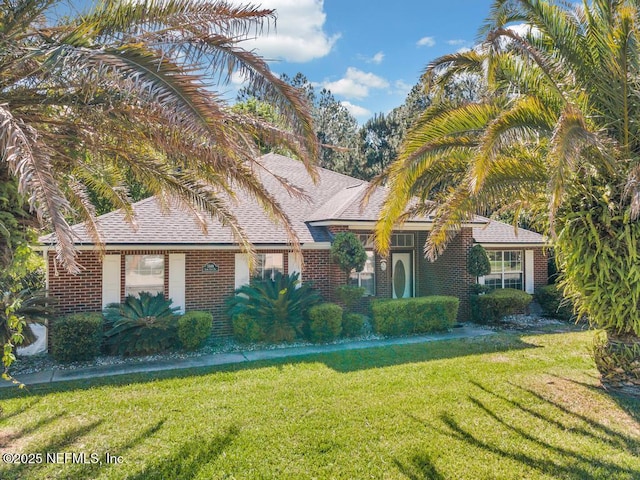 view of front of property with a front yard