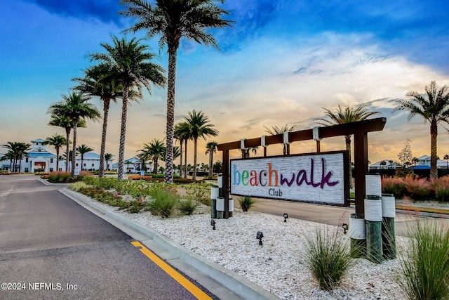 view of community / neighborhood sign