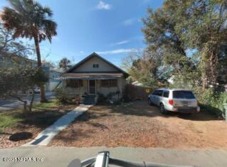 bungalow-style home featuring covered porch