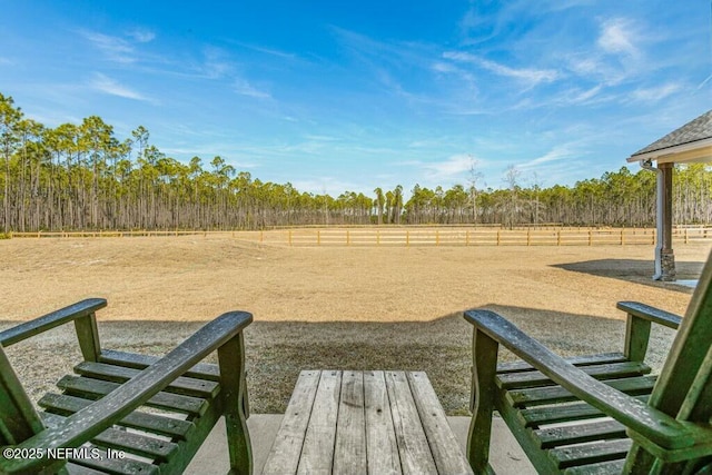 view of yard featuring a rural view