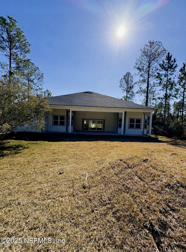 view of front of house with a front yard