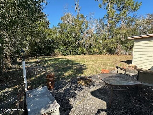 view of yard with a patio