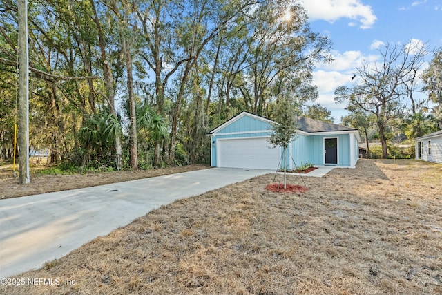 view of front facade with a garage