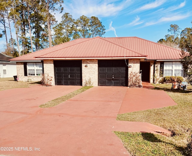 single story home featuring a garage