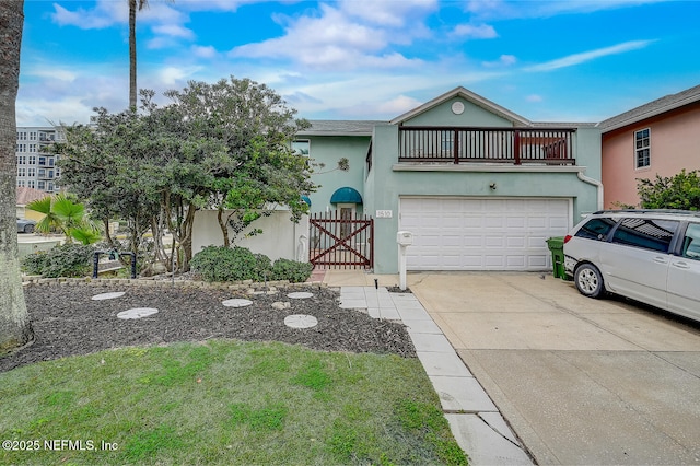 view of front of property with a balcony