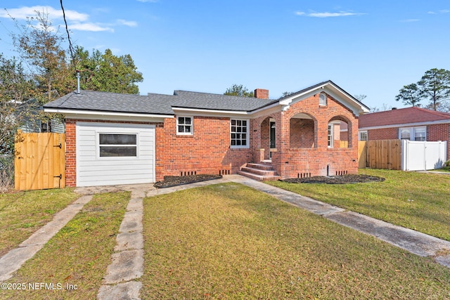 view of front of home with a front lawn