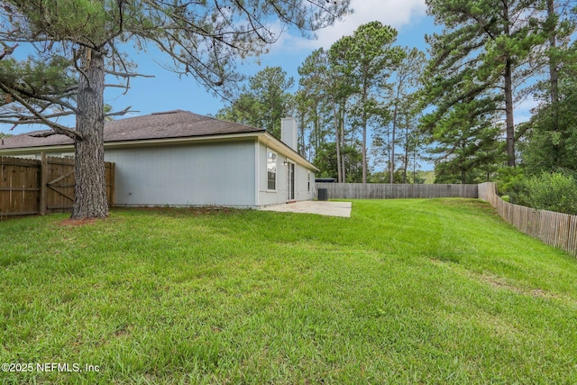 view of yard with a patio area