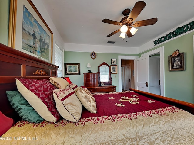 bedroom with ceiling fan