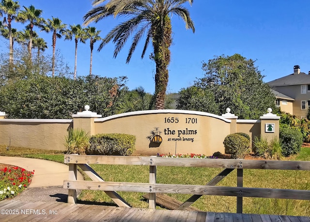 view of community / neighborhood sign