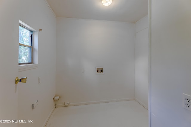 washroom featuring ornamental molding