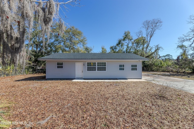 view of front of property