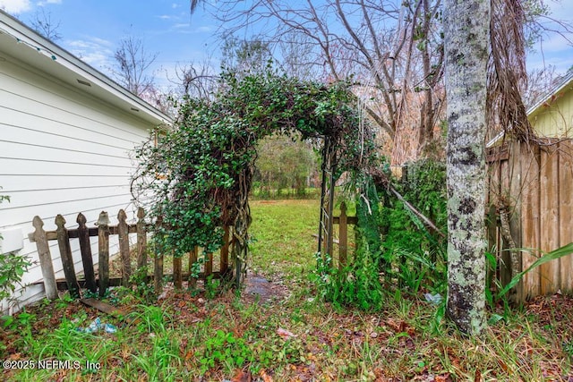 view of yard featuring fence