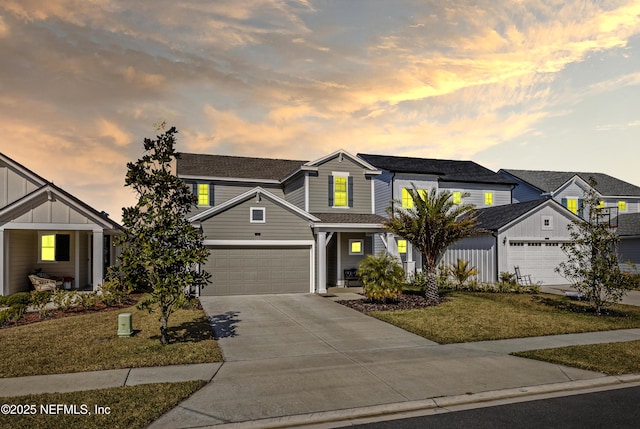 view of front of house featuring a yard