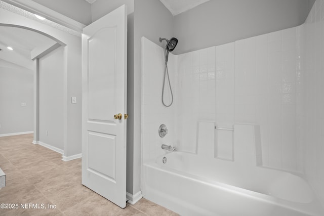 bathroom with bathtub / shower combination